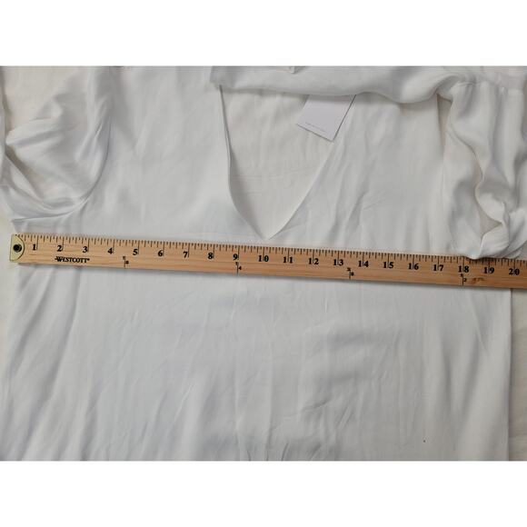 WAYF *NWT* Bell Sleeve V-Neck White Blouse‎  Women's Size Medium NWT - Picture 11 of 11